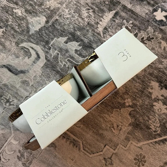 Set of Two Serving Bowls & Wood Board - Picture 2 of 6